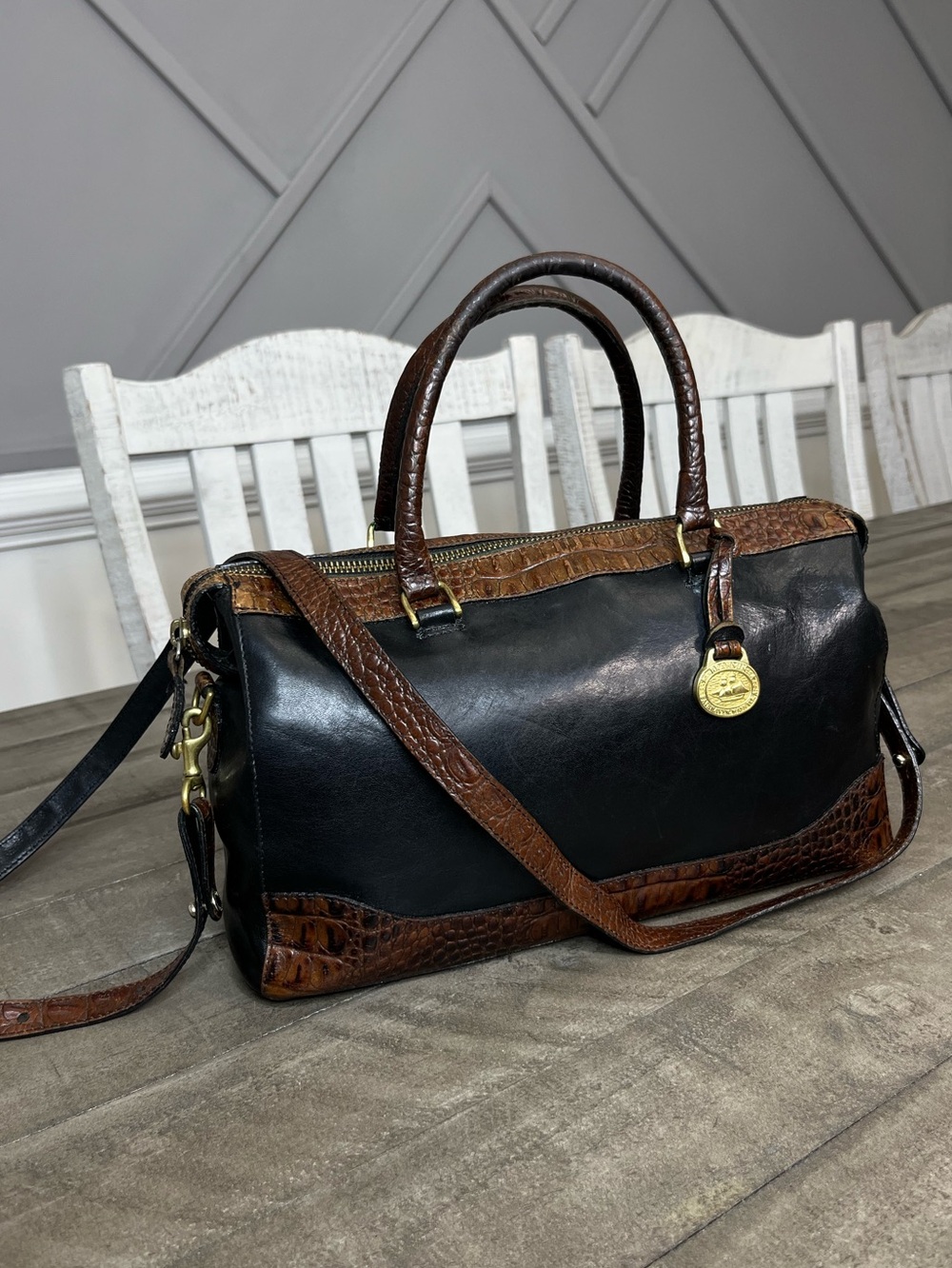 Brahmin Black Leather
Crocodile Embossed Tuscan
Collection Satchel Bag 1990s - Picture 2 of 7
